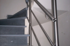 Trapleuningen-inox_42-mm-tussen-trappen-app